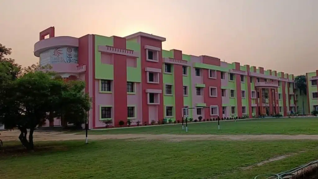 Hira International School