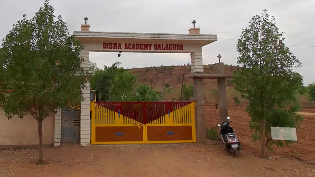 Om English Academy