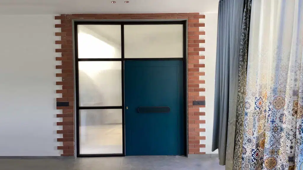 Vell-Off Decor