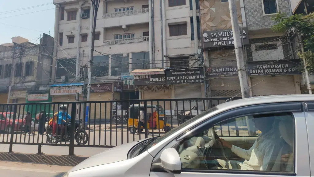 Sree Sai Sathyanarayana Mithai Bhandar and Bakes