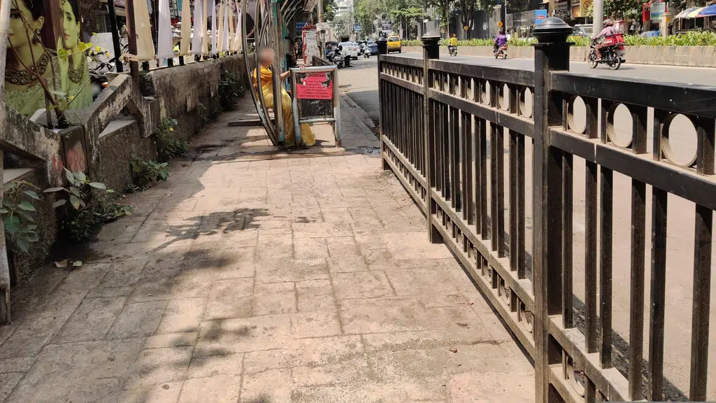 Sabka dentist - Vile Parle (West)