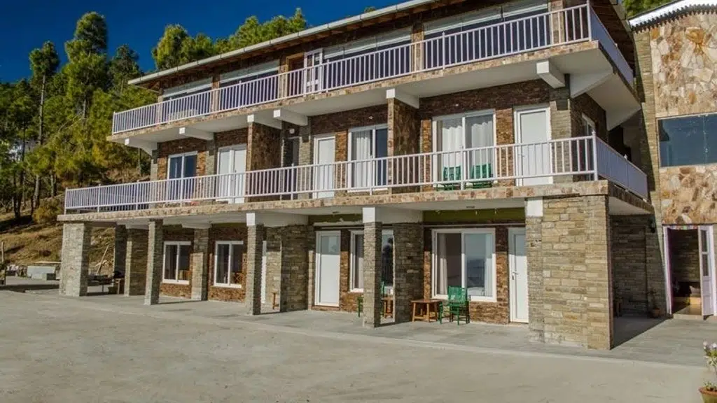 Kasar Rainbow Yoga Retreat