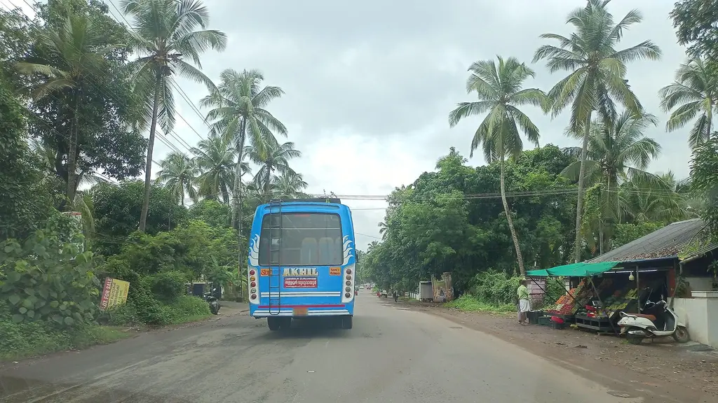 Maruti Suzuki Commercial (Popular Vehicles and Services, Thrissur, Mundur)