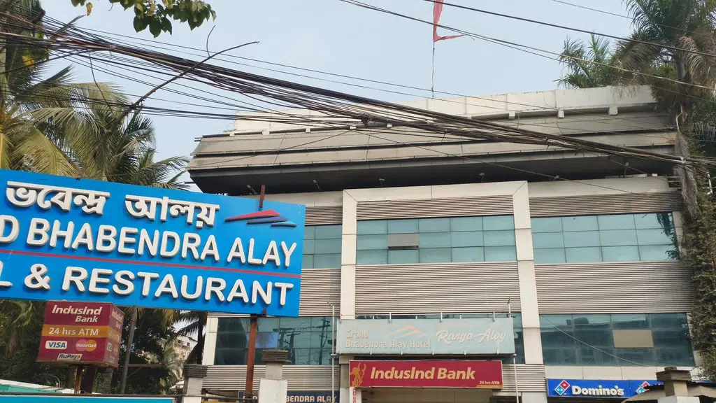 Treebo Tryst Grand Bhabendra Alay