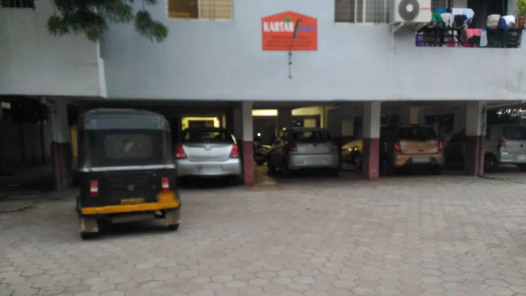 Maanpreet Bar