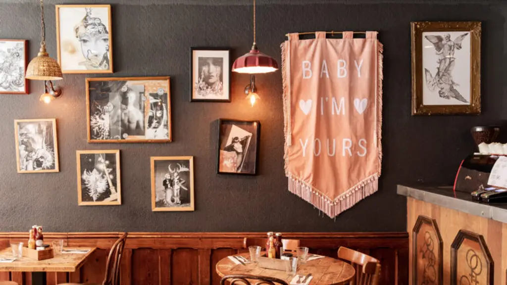 Balans Soho Society Cafe