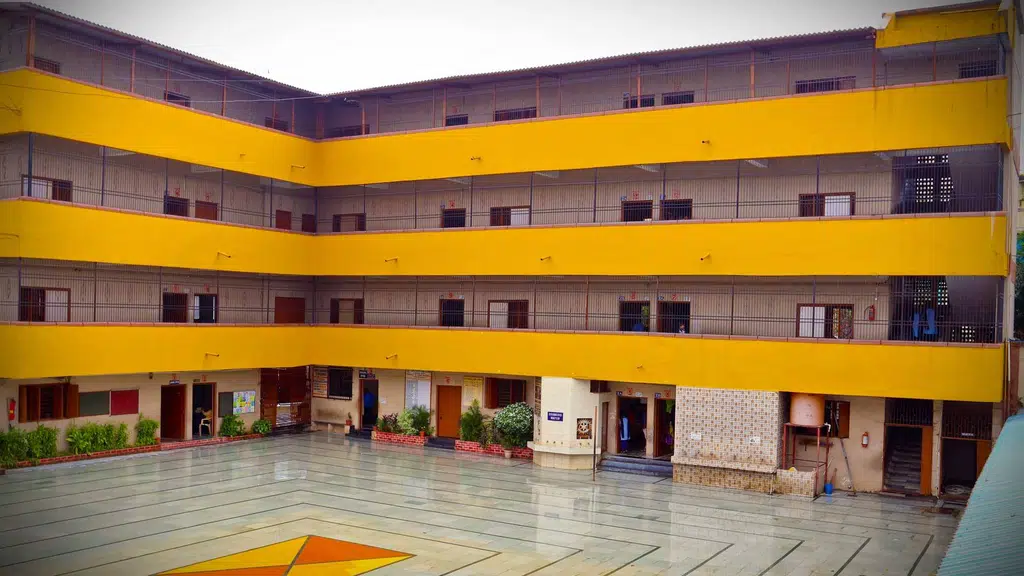 Guru Nanak High School and Junior College
