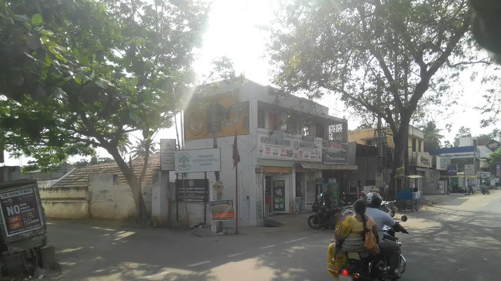 Dr.E.RAGUNATHAN M.B.B.S., D.V.D, Specialist in Skin and VD