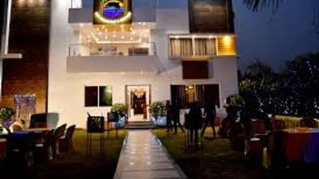 The Dolphino's Resort