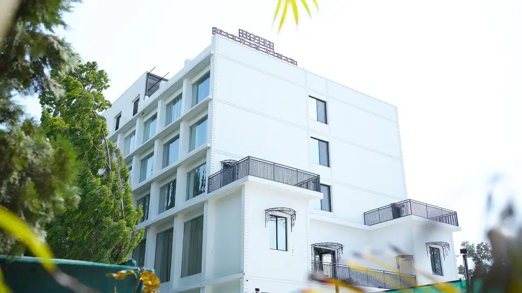 Hotel Makhan Vihar
