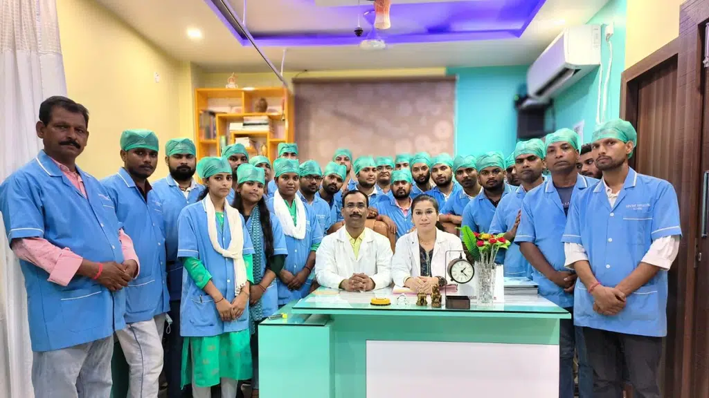 Divine Hospital || Orthopaedic Surgeon || Gynaecologist in Siwan