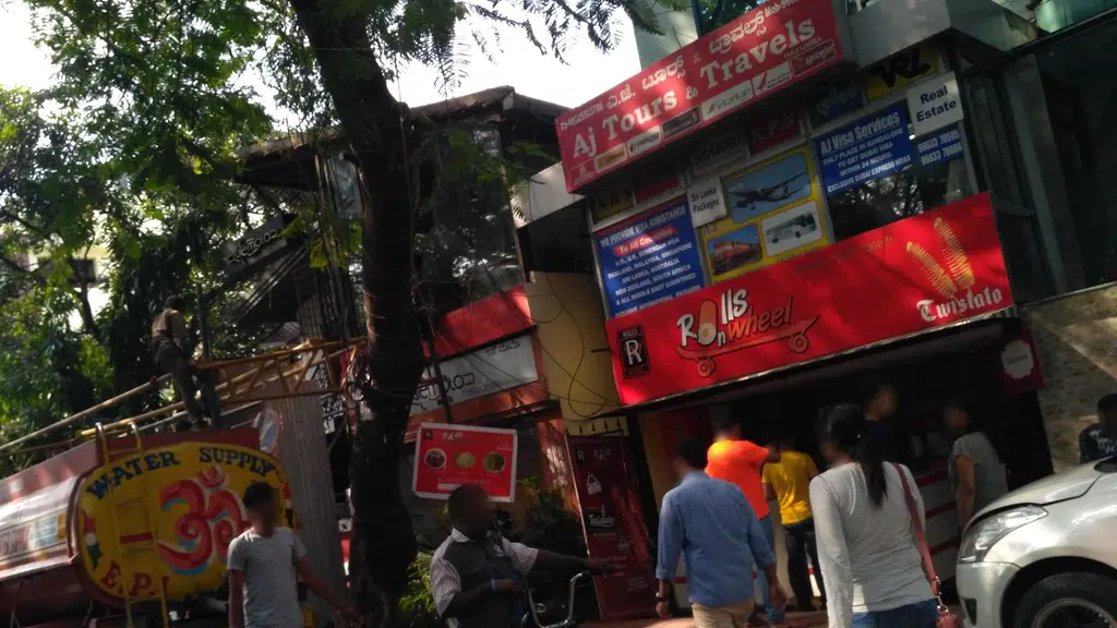 Comfy Luxury Hotel - Hotel in Koramangala