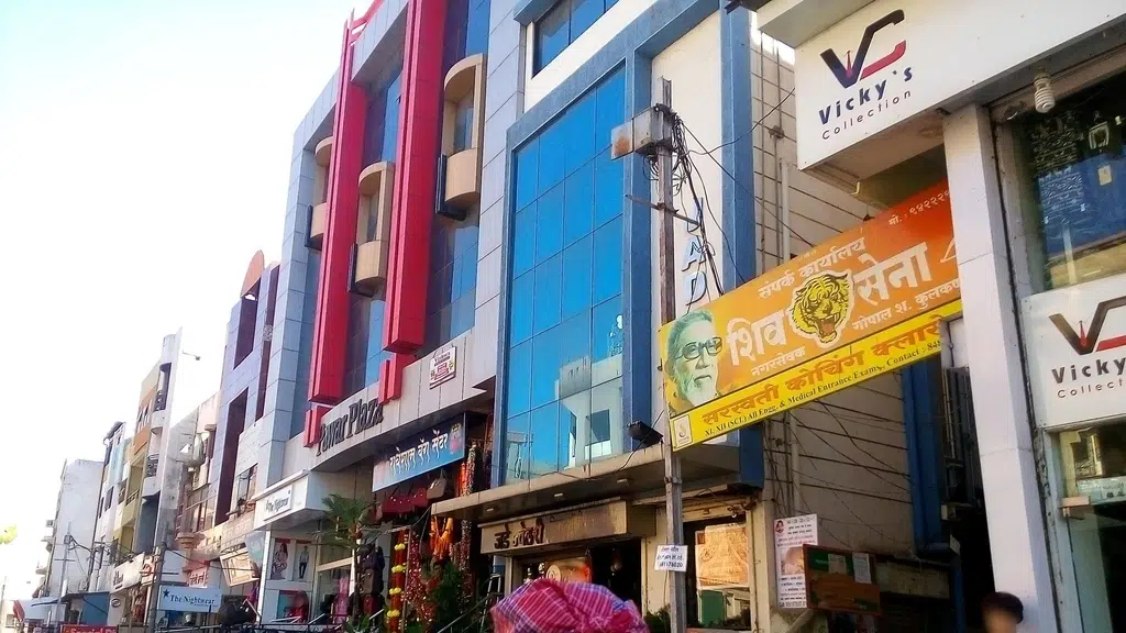Abhinandan Cloth Center