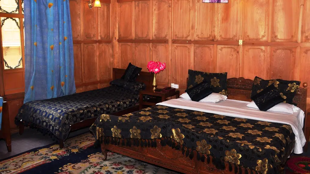 Alif Laila Group of Houseboats