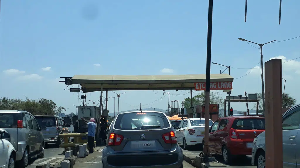 Vashi Toll Plaza