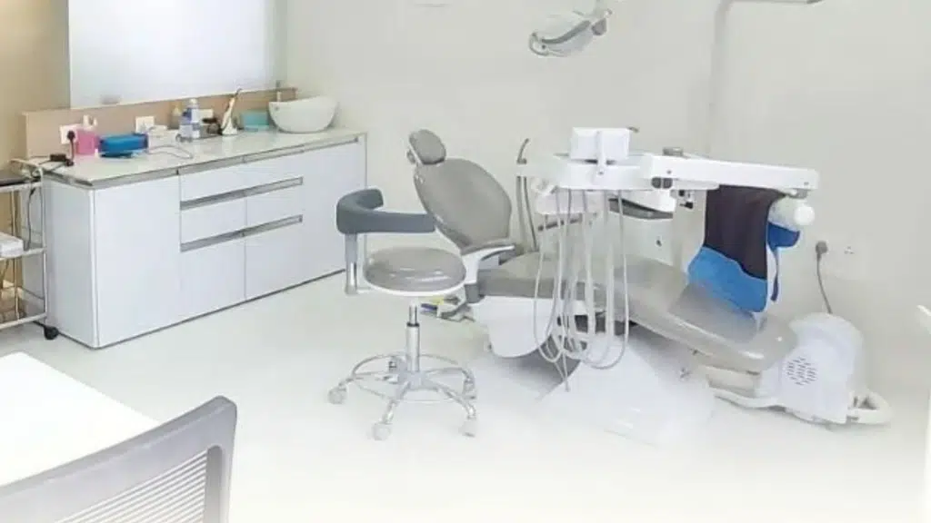 Deshpande Dental Care and Implant Centre