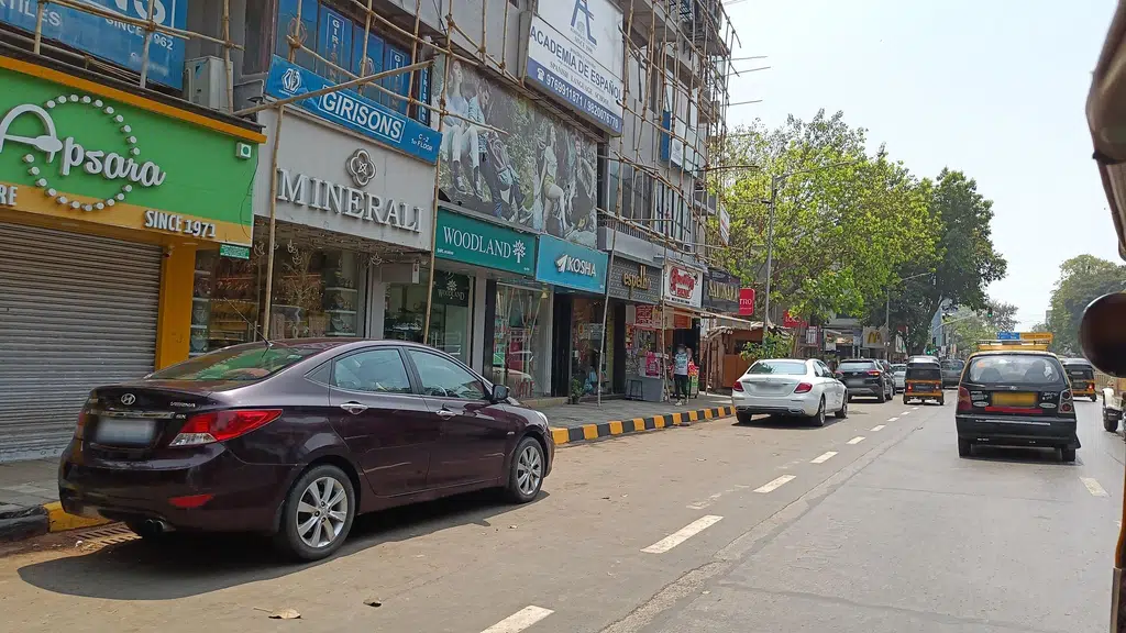 Aura Executive Home - Bandra
