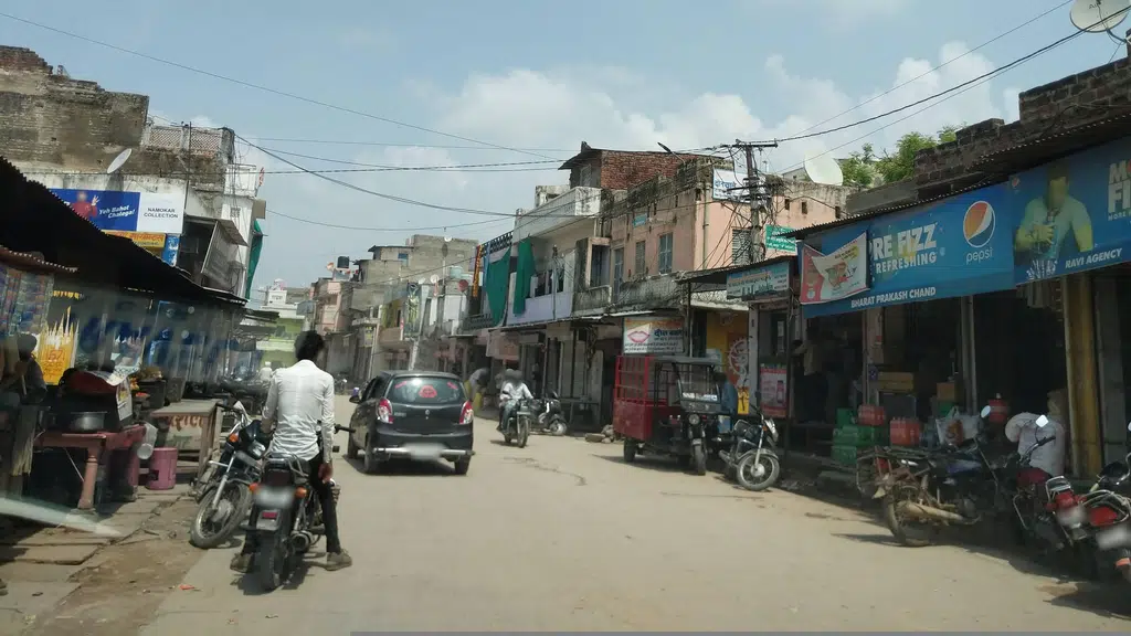 Rajora mobile store phagi