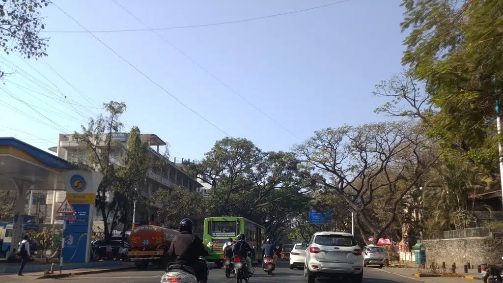 Poojara Telecom - Pune, JM Road