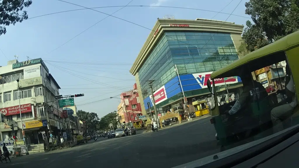 Maruti Suzuki ARENA (Mandovi Motors, Bengaluru, Chamrajpet)