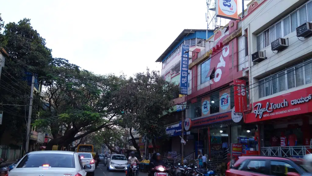 Moin's Bike World - Exclusive Royal Enfield Service Point