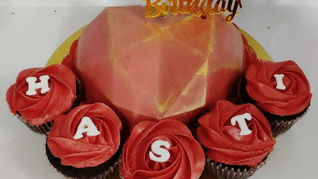 Cake Smash - Customized Cakes Online Hyderabad|Engagement Cakes|First Birthday Cakes