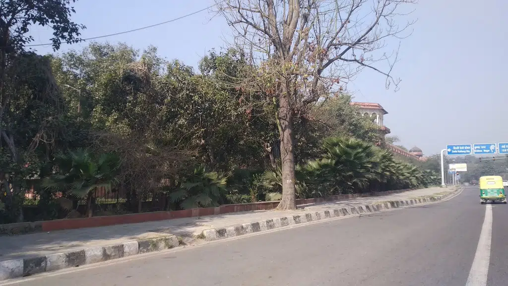 Vijay Ghat Bus Stop