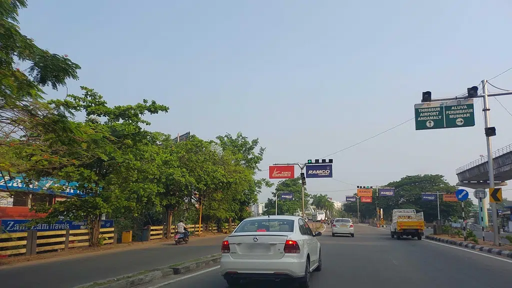 Aluva Metro Station - Kochi Metro