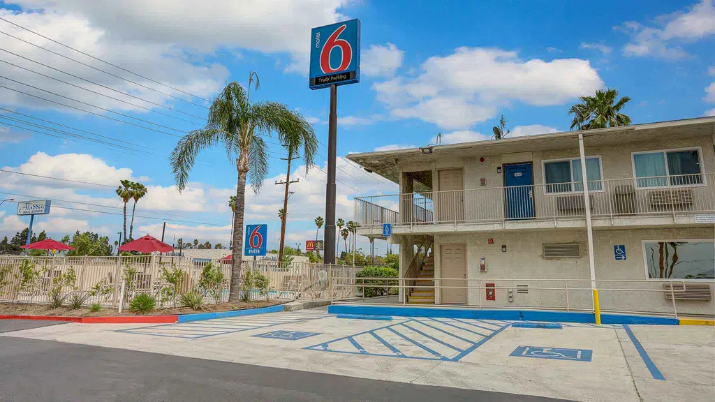 OYO Orient Bay Inn