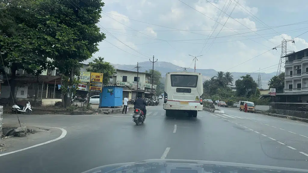 Lazeez Khopoli