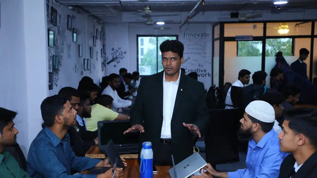 Glorious Mindmine – Best Communication and Soft Skills Training Institute