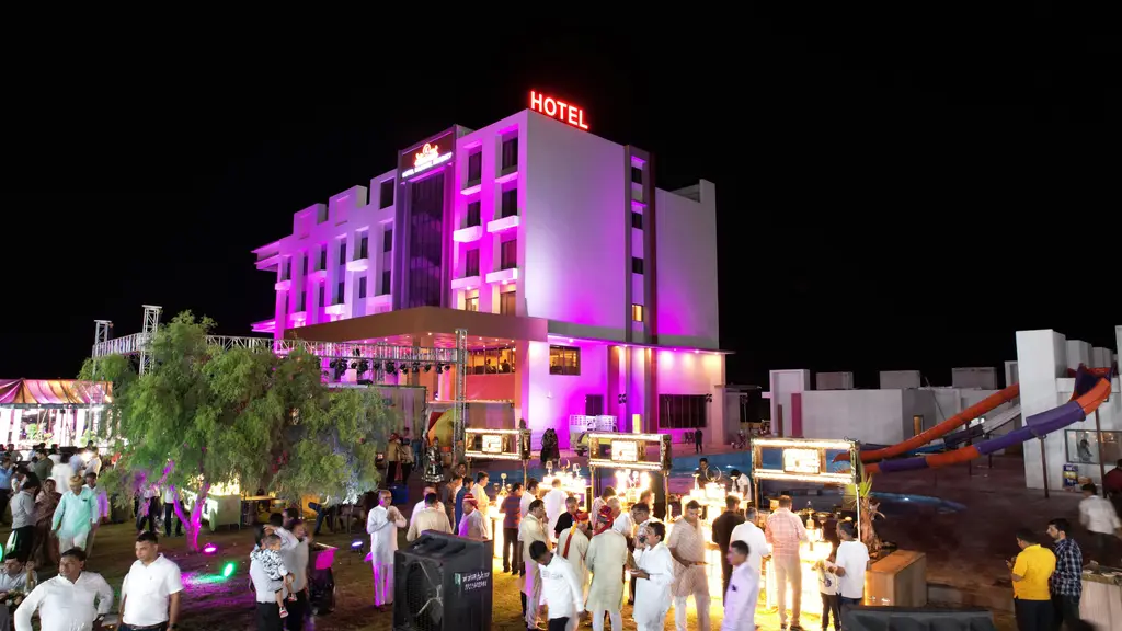 Hotel Kaushal Regency\t\t