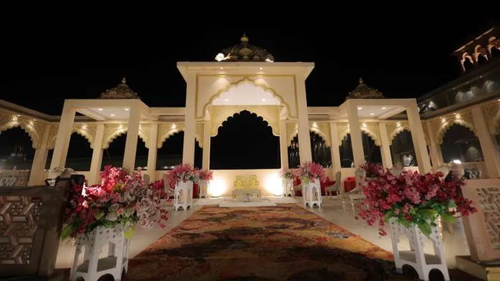 Dee Pearls by Royal Pepper Banquets