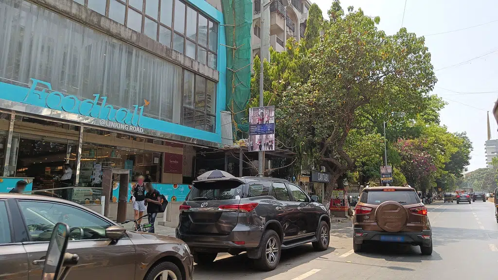 Tanishq Jewellery - Mumbai - Linking Road
