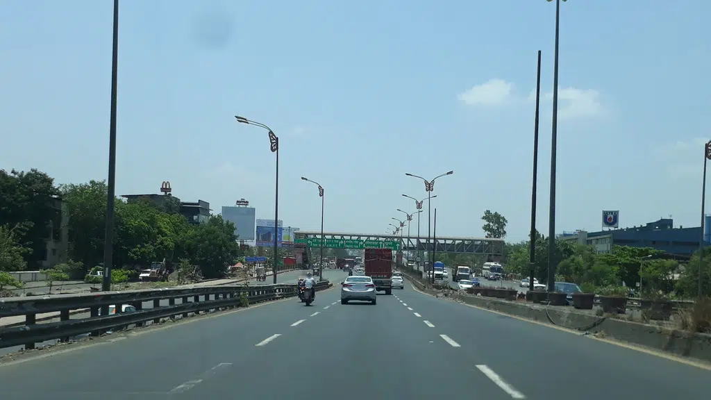 Uran Panvel Road Parking Area