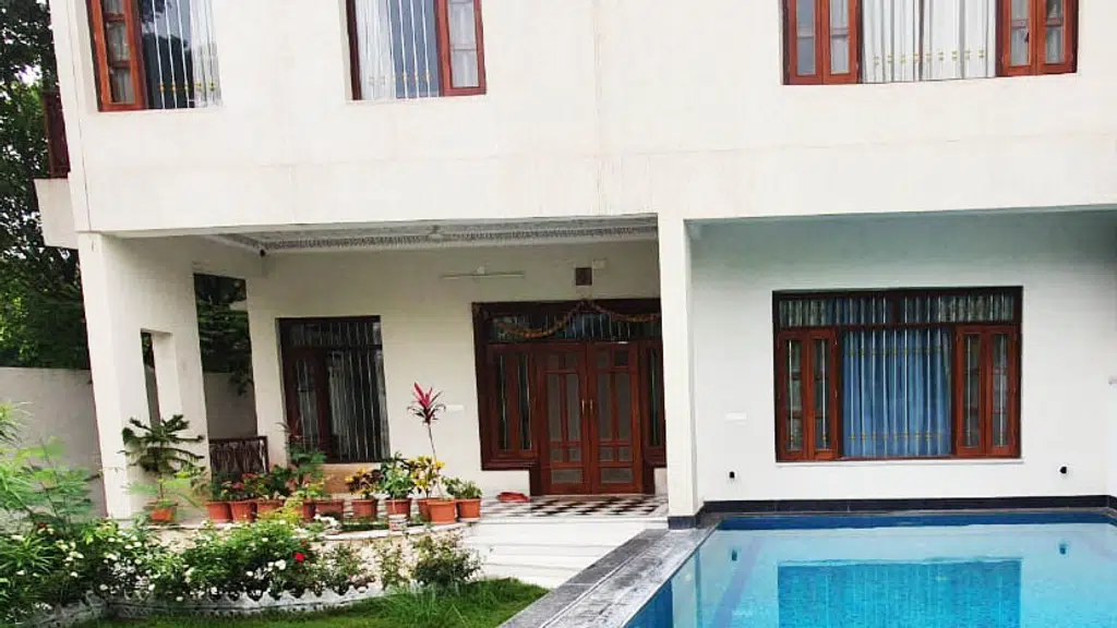 Hotel Karohi Villa With Mountain View