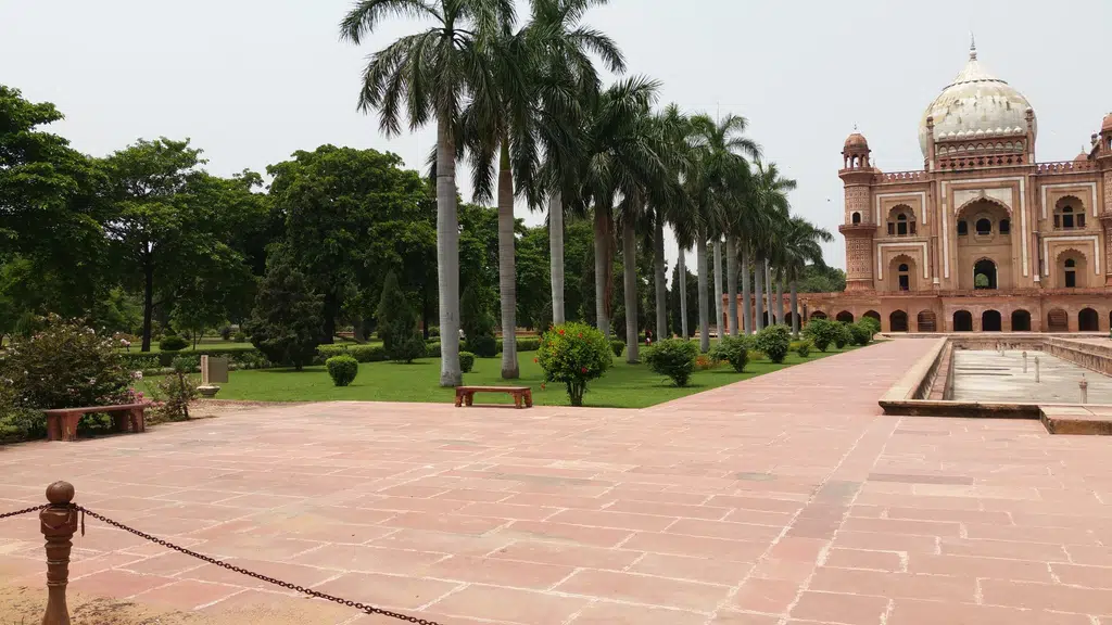Sarfdarjung tomb Entrance Gate