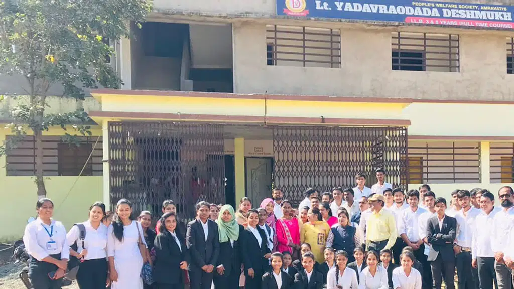 Late Yadavraodada Deshmukh Law college