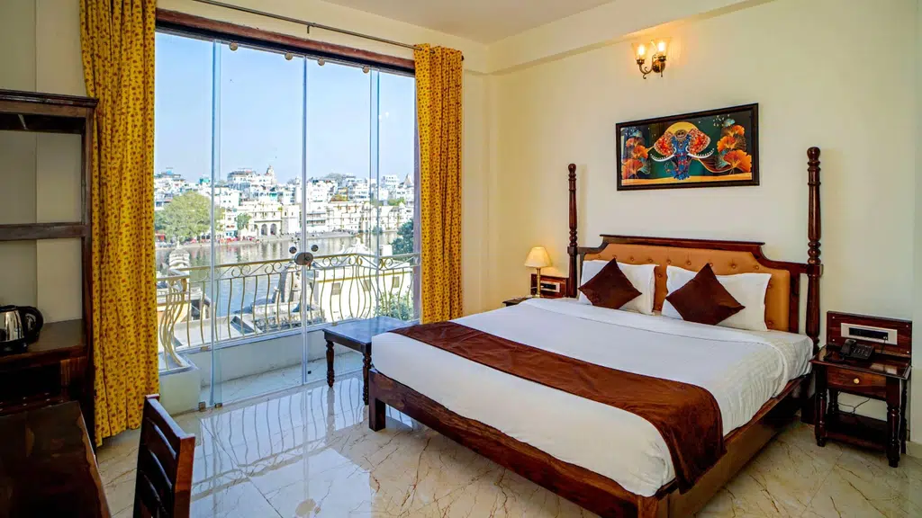 DERA PICHOLA- A Lake Facing Boutique Hotel