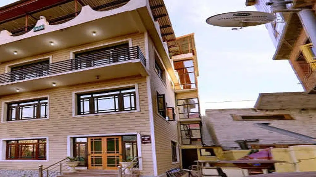 Hotel Kashmir Inn