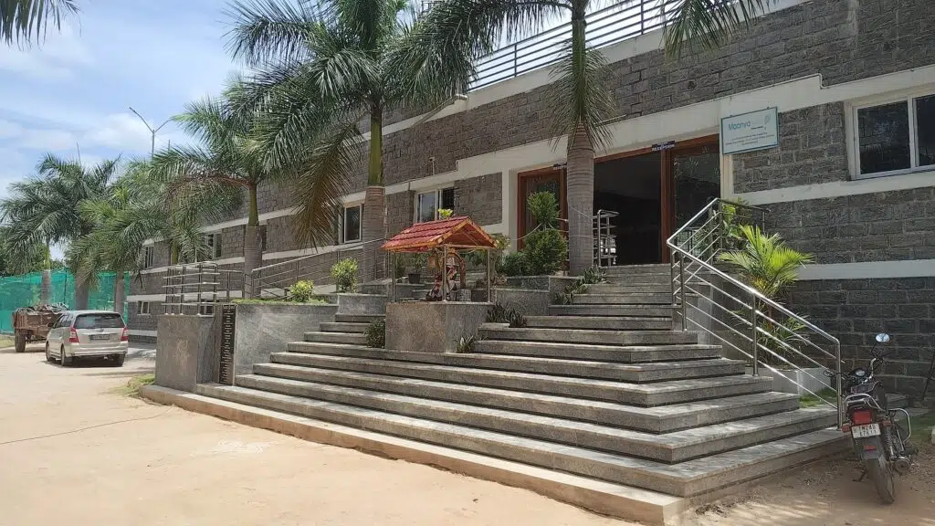Maanya Resorts
