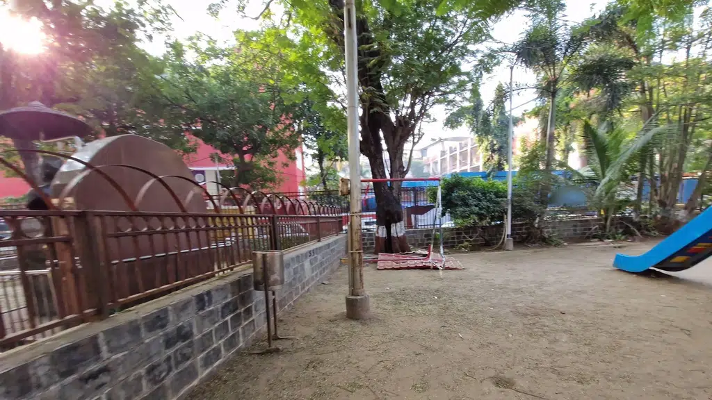 Little Stars English High School