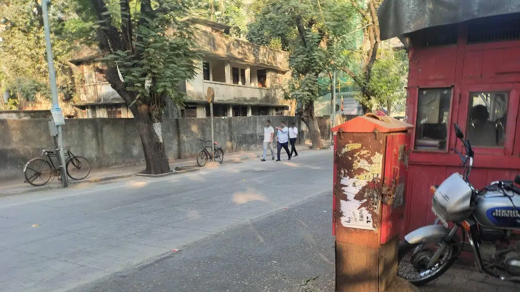 Bajaj Road Mun Hindi School