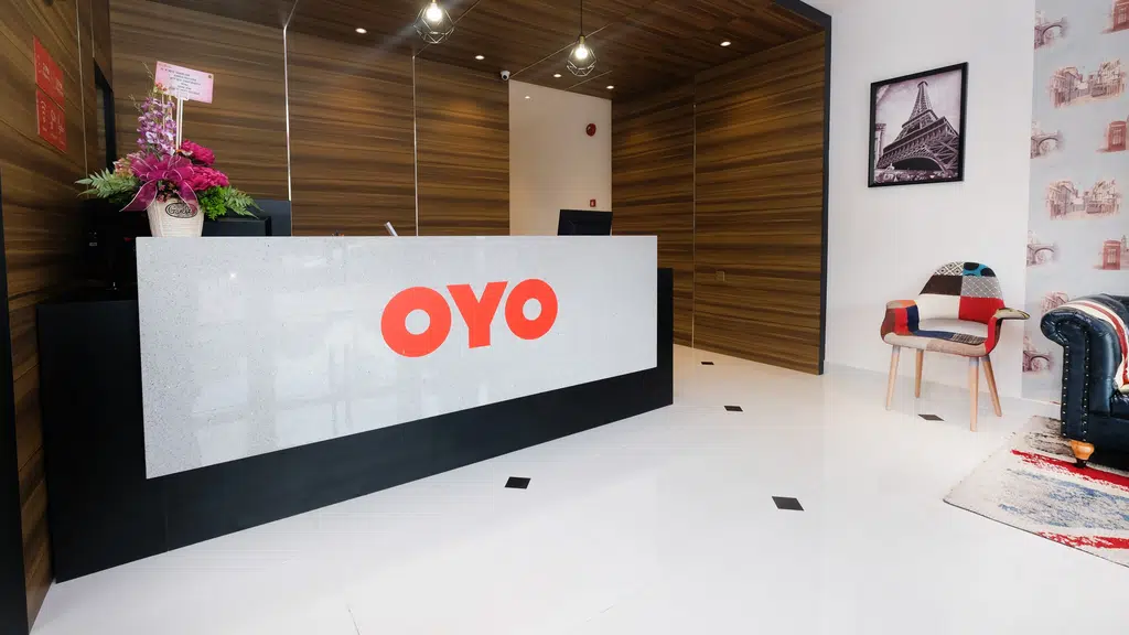 OYO 24222 Vs Stays
