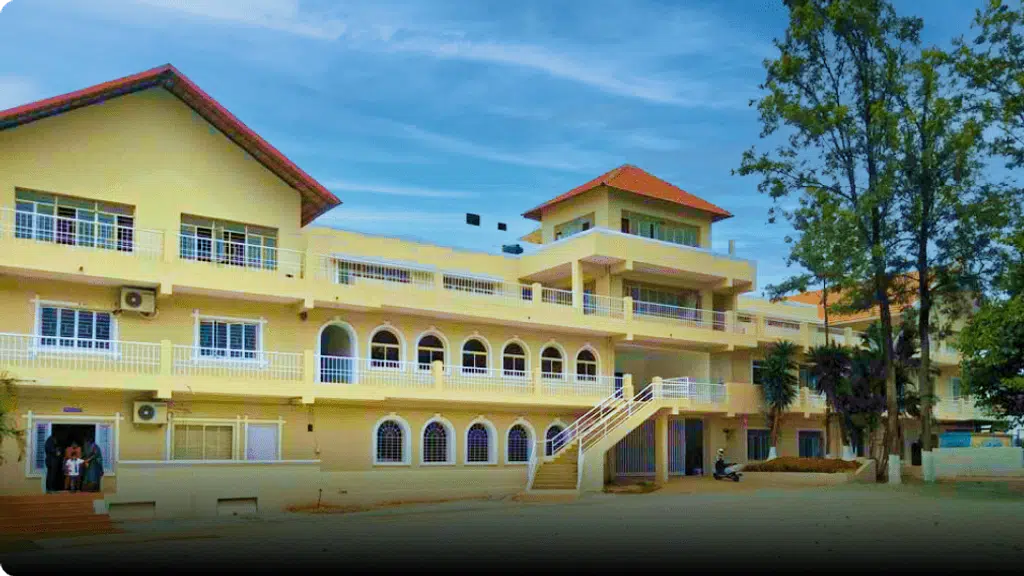 LR International School