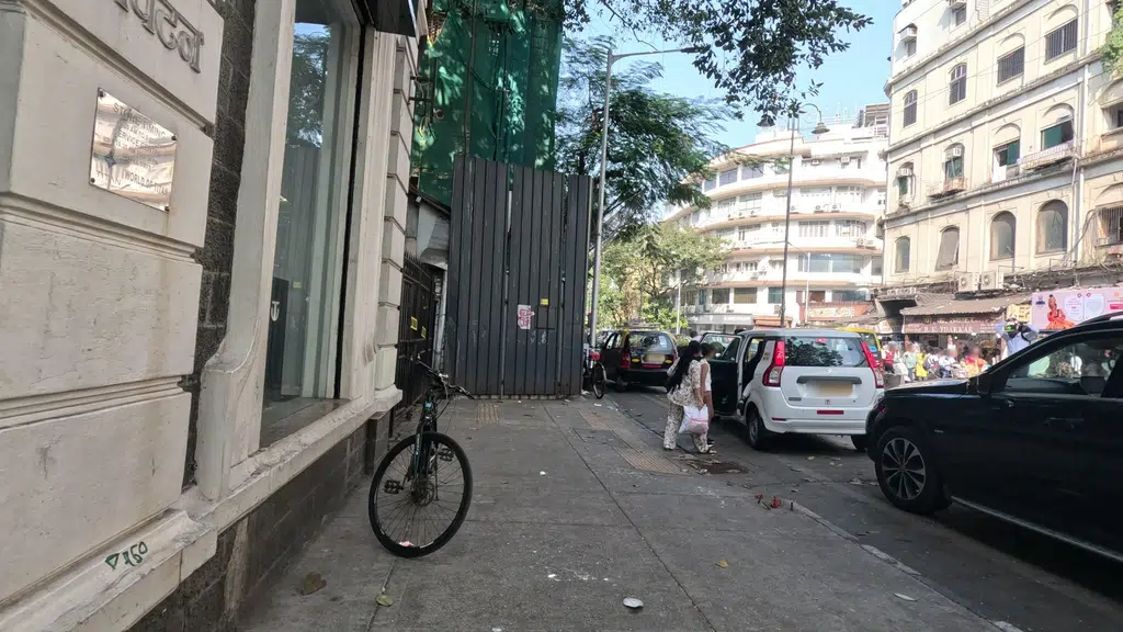 Dr Shyama Prasad Mukherjee Chowk Bus Stop