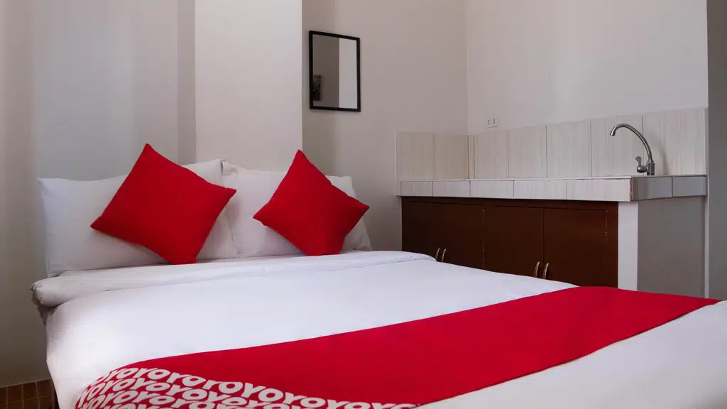 OYO Hotel Eminent