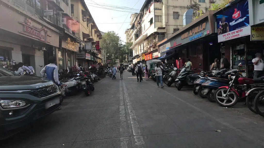 Nom Nom Express - Colaba