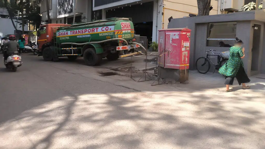 Ratna Stores
