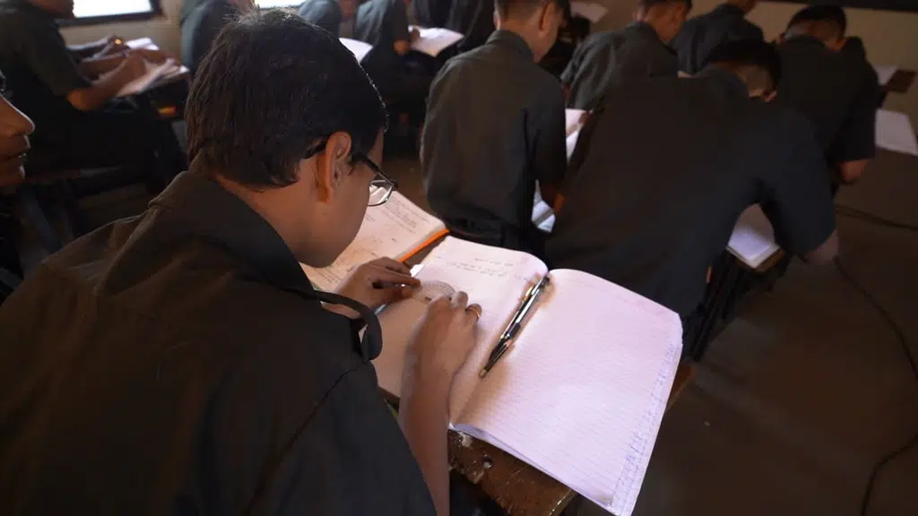 Adarsh Vidya Niketan School